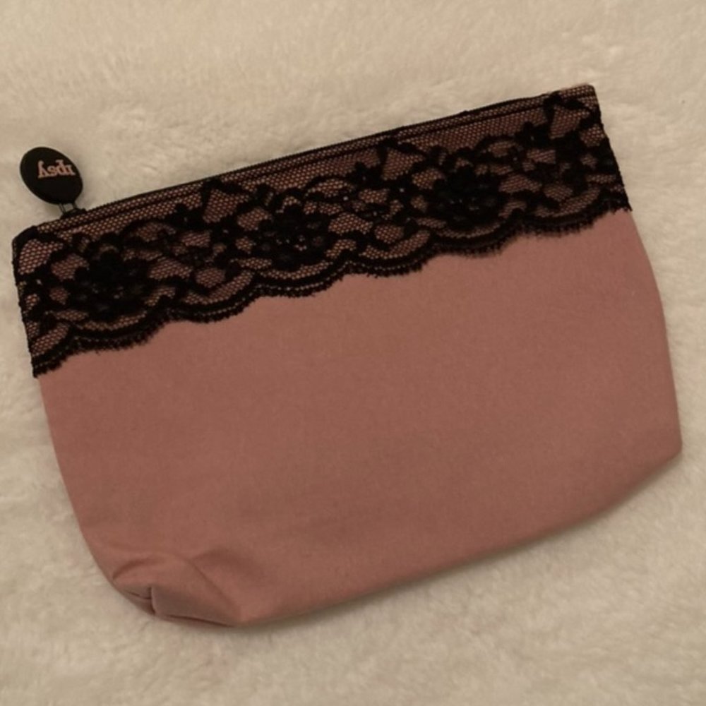 New IPSY Zipper Makeup Bag - Lace NEW